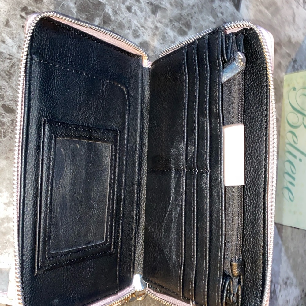 NWOT Betsy Johnson Wristlet - Picture 8 of 8